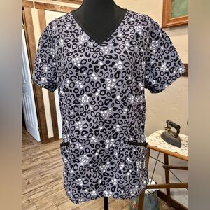Scrubstar Scrub Top in Black and Gray